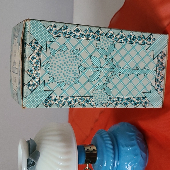 AVON Courting Lamp Decanter! Men's Elusive Cologne Full Bottle!! - Picture 12 of 13